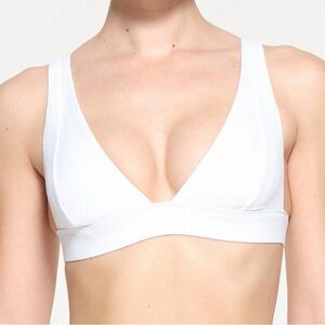 🔥🔥🔥 NWOT SIGNATURE SWIM PLUNGE BIKINI TOP 🔥🔥🔥